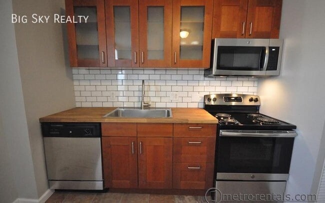 Foto del edificio - 452 W 3rd Ave