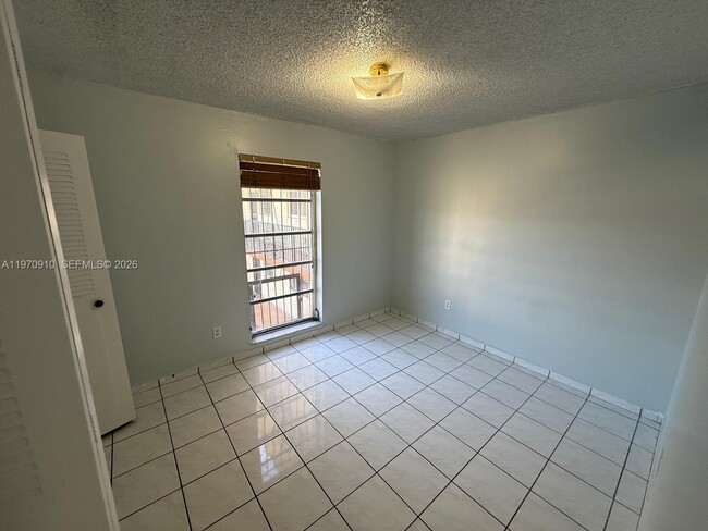 Foto del edificio - 1051 SW 1st St