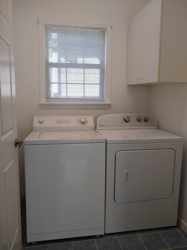 Building Photo - 294 Ravennaside Dr NW