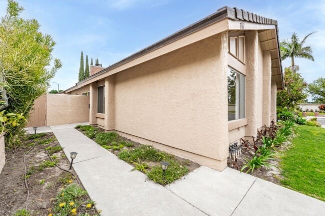Foto del edificio - 2162 Sweetbriar Rd