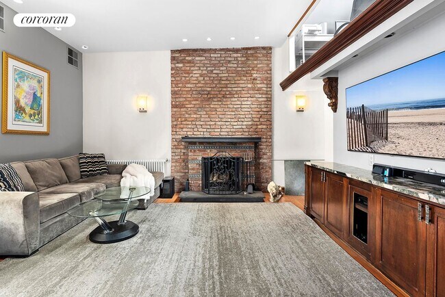 Building Photo - 35 W 94th St