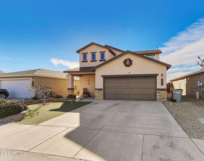 Building Photo - 3921 Desert Dunes Dr