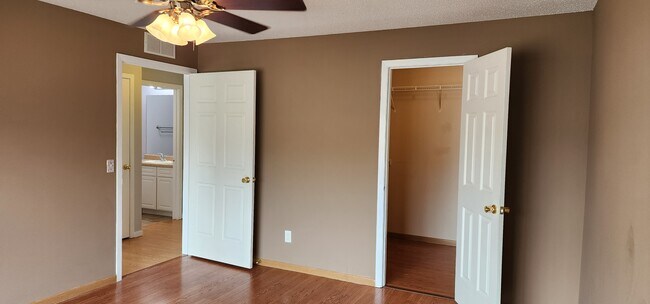 Foto del edificio - 7107 56th St