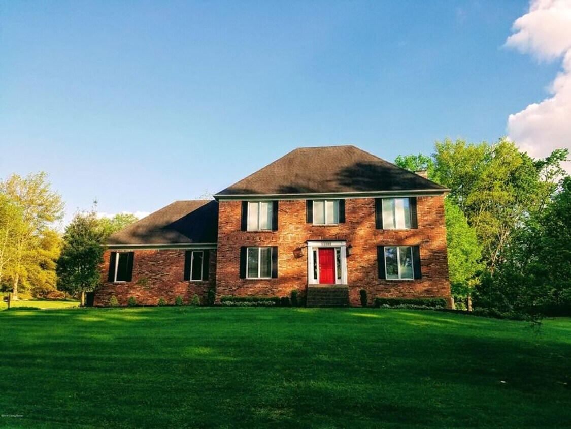 Primary Photo - Charming Goshen 5 Bed, 3.5 Bath Home For L...