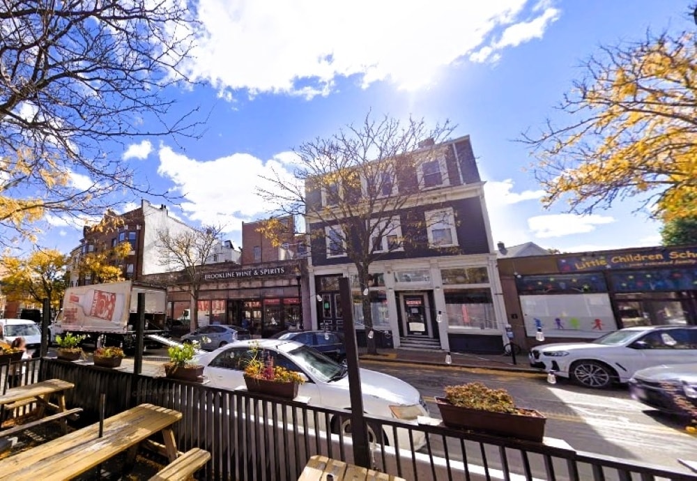 Primary Photo - 300 Washington St