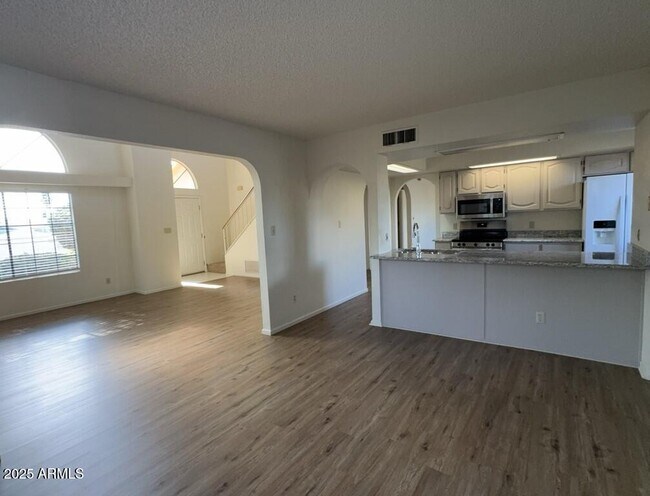 Foto del edificio - 3274 Ridge Crest St