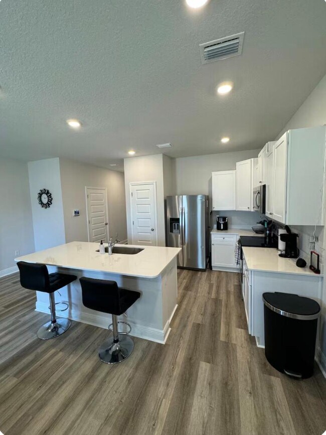 Foto del edificio - 5681 Stellarjay St