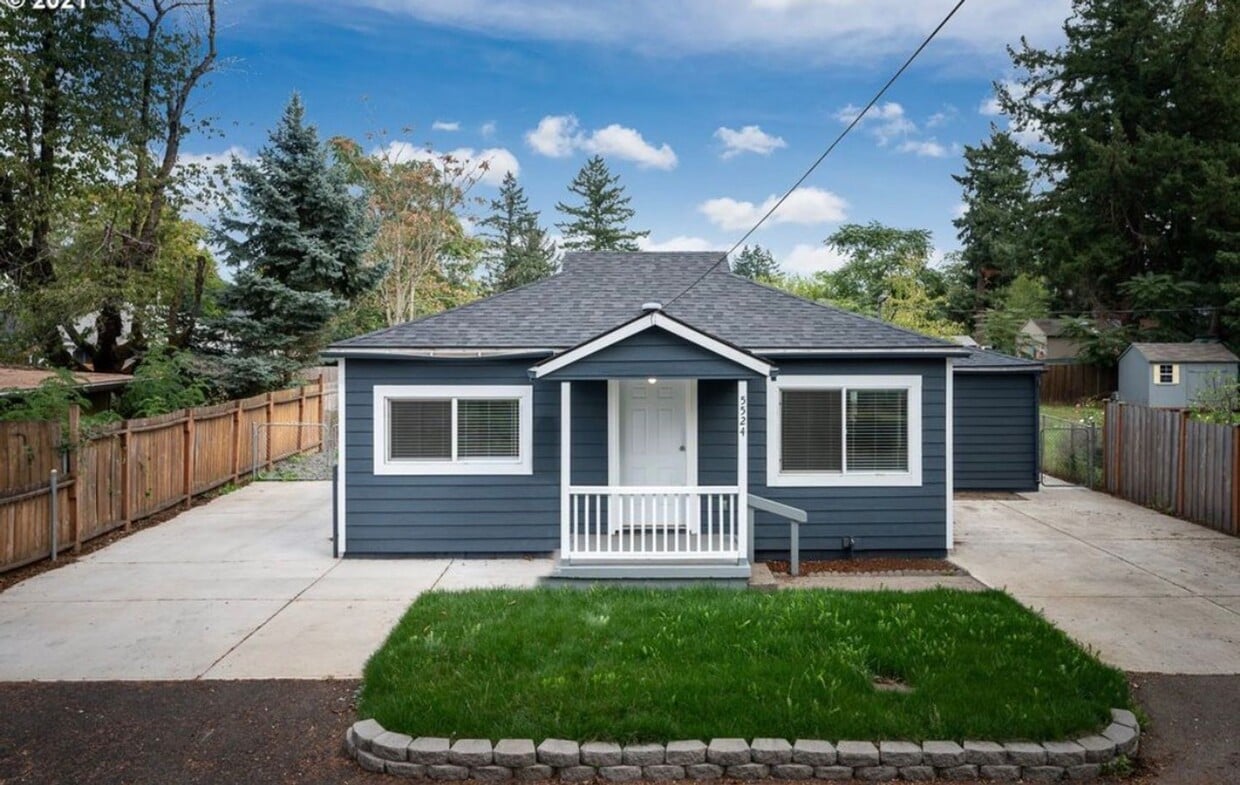 Foto principal - Beautiful 3 bd, 1 bath open kitchen/living...