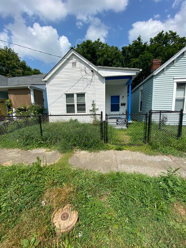 Building Photo - 147 Rand Ave