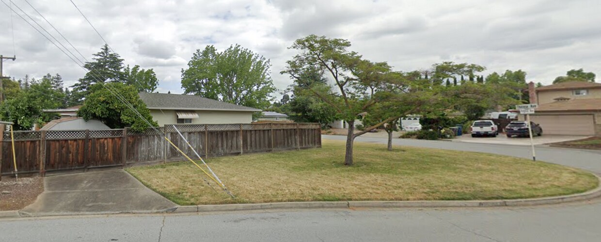 Foto del edificio - Campbell Beauty! Updated 3BR Corner-Lot Home with Boat Parking & Covered Patio