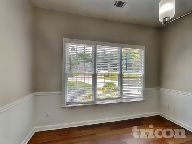 Foto del edificio - 610 Dana Pointe Ct