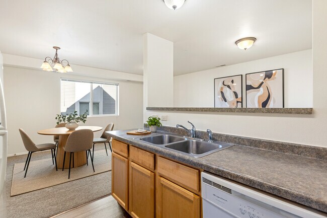 cocina de muestra - Brookside Park Apartments