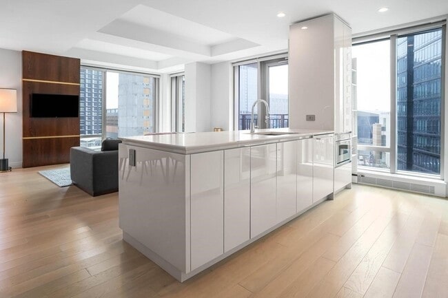 Building Photo - 135 Seaport Blvd