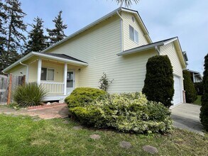 Building Photo - 1626 SW 7th Ave