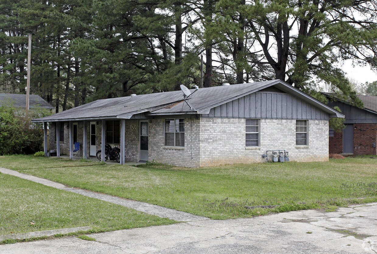 Primary Photo - 1300 Plummer Dr