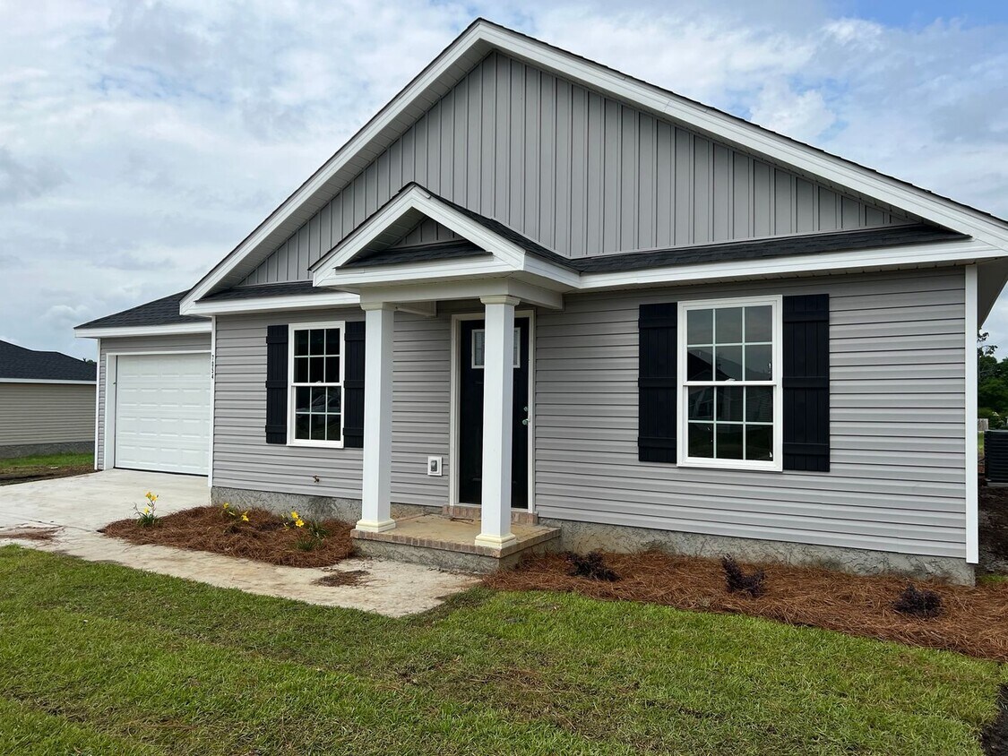 Foto principal - 7054 White Pine Ave