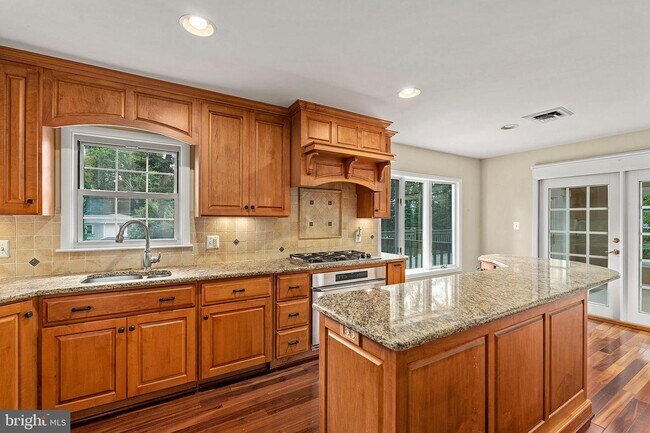 Building Photo - 4629 Doncaster Dr