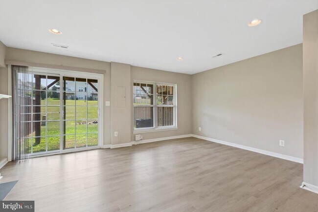 Building Photo - 9147 Ribbon Falls Loop