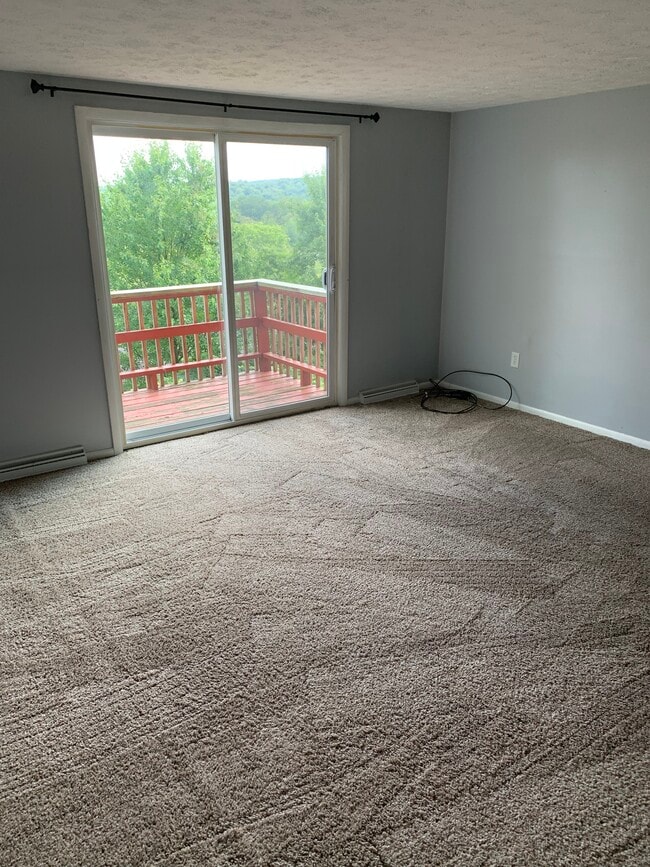 Living room - 614 Sherman St