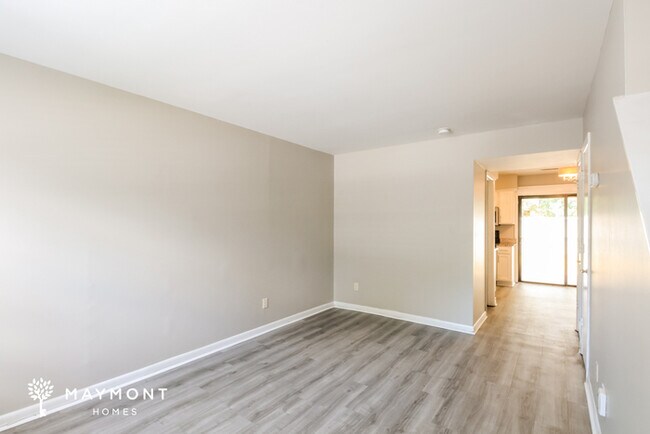 Foto del edificio - Charming 2-Bedroom Townhome in Mount Pleasant, SC