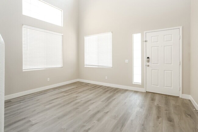 Foto del edificio - 7805 Esteem St