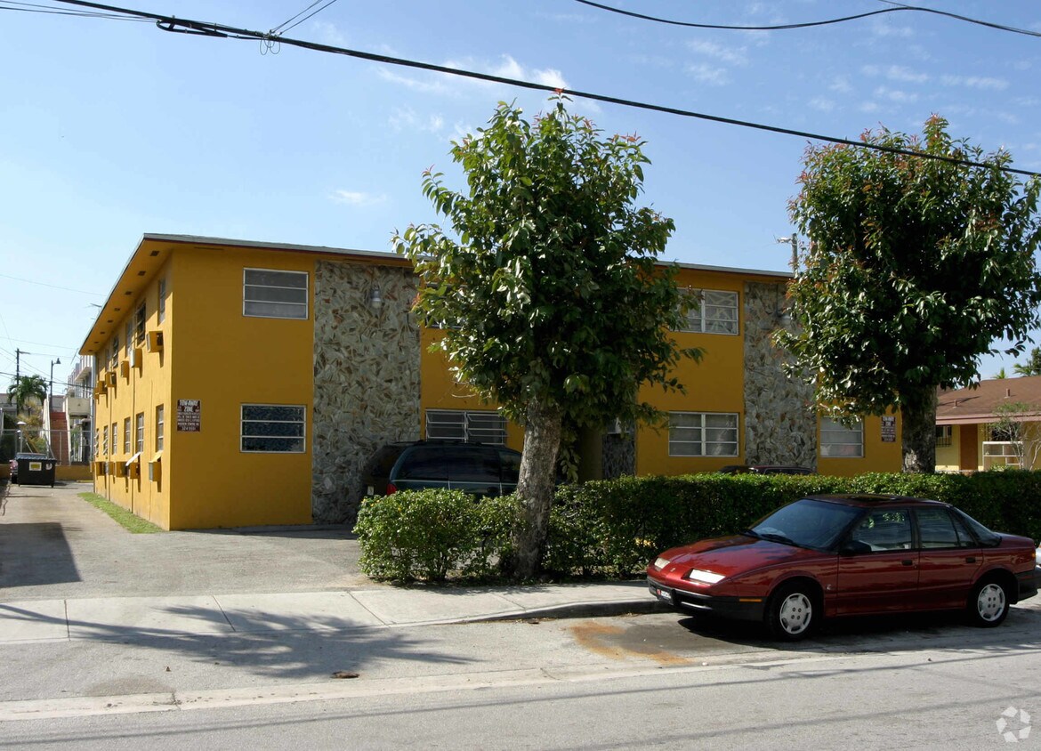 Foto del edificio - 820 SW 5th St
