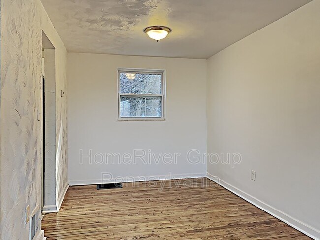 Foto del edificio - 8052 Lincoln Rd