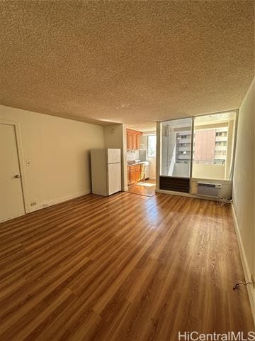 Building Photo - 747 Amana St