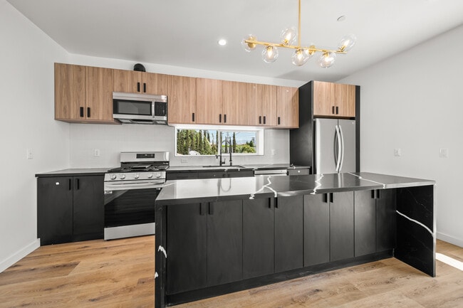 Foto del edificio - 6049 Craner Ave