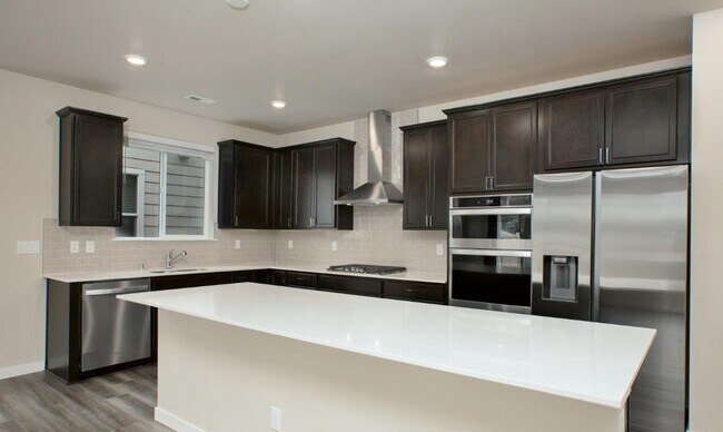 Building Photo - Do Not Miss This One! Beautiful House, Great Area!