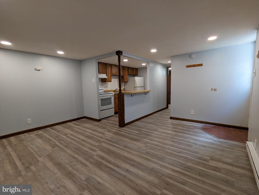 Foto principal - 403 W Logan St