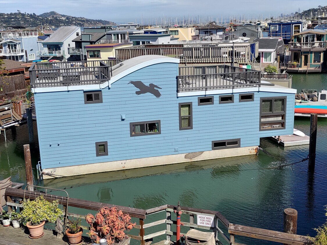 Primary Photo - 12 A Dock
