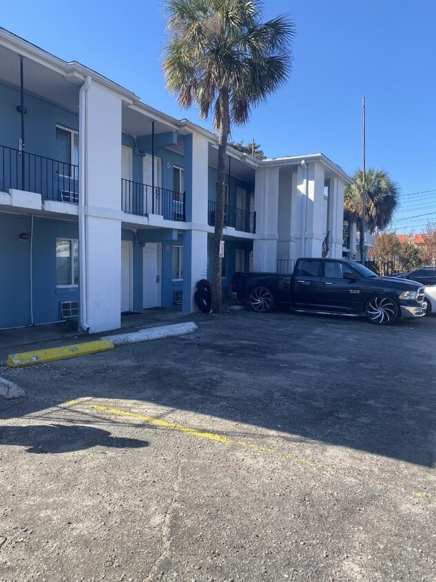 Foto principal - 403 14th Ave S