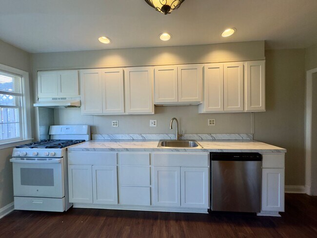 Foto del edificio - Charming 2 Bedroom/2 Bathroom in Catonsvil...