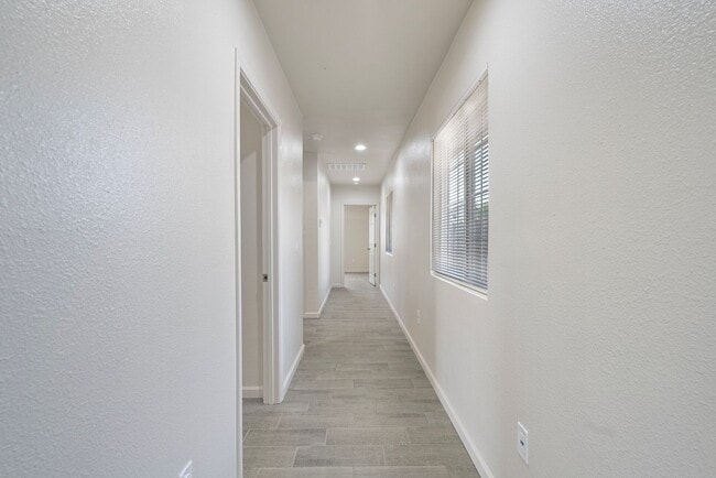 Foto del edificio - Just Built Property!