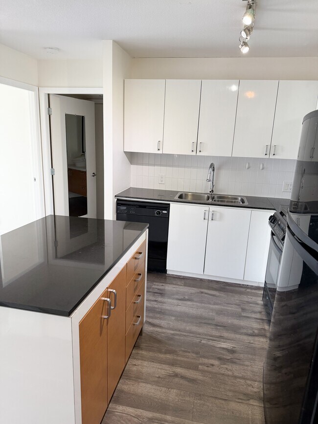 Photo du bâtiment - 151 2nd St W