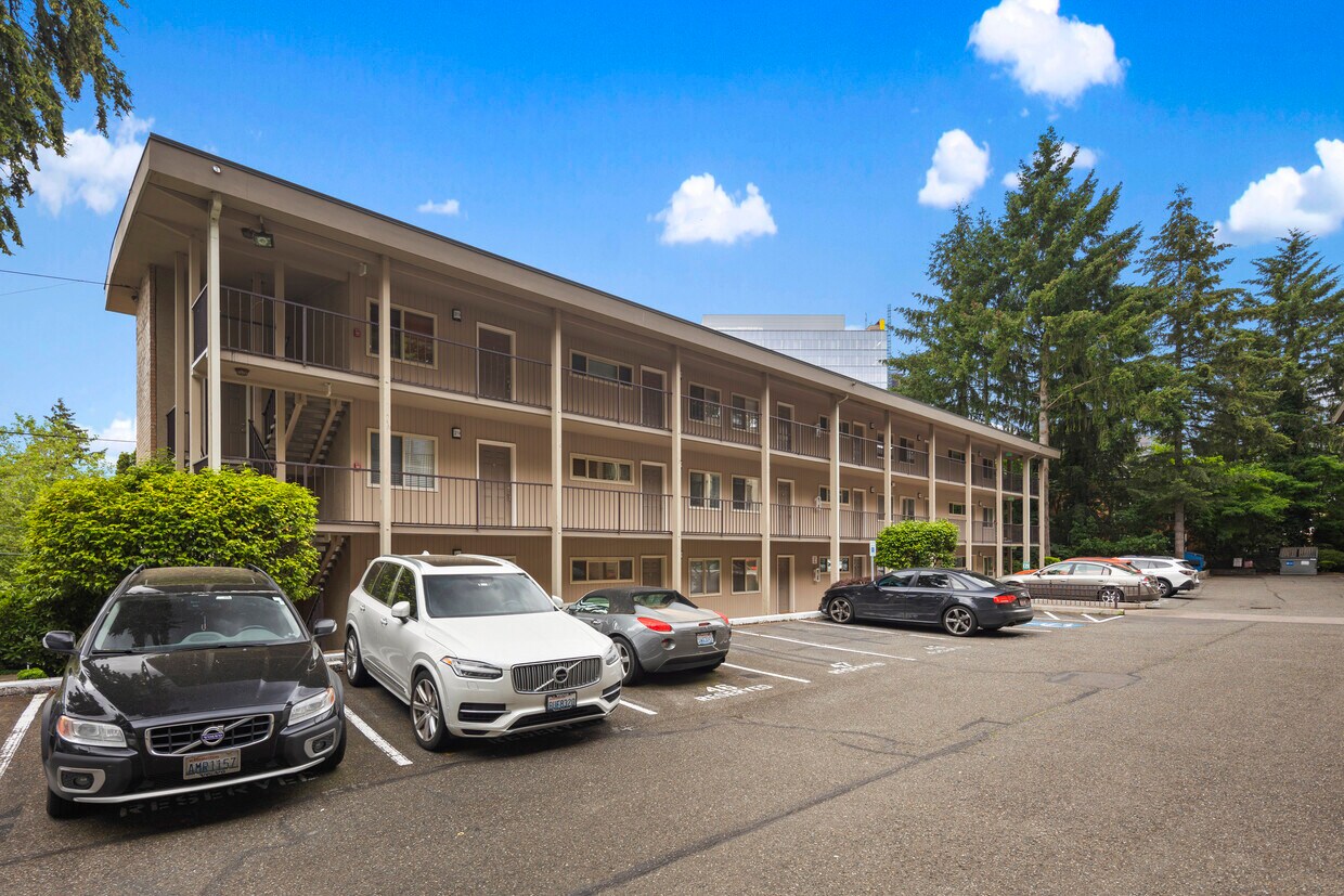 130 105th Ave SE Unit 114, Bellevue, WA 98004 Condo for Rent in Bellevue, WA
