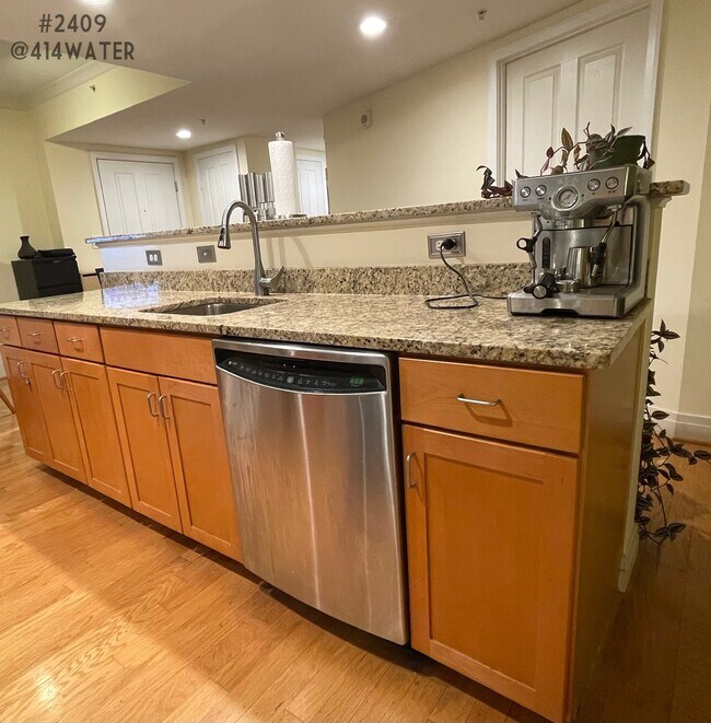Kitchen sink and granite countertop - 414 Water St