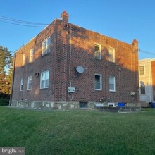 Building Photo - 1126 Faunce St