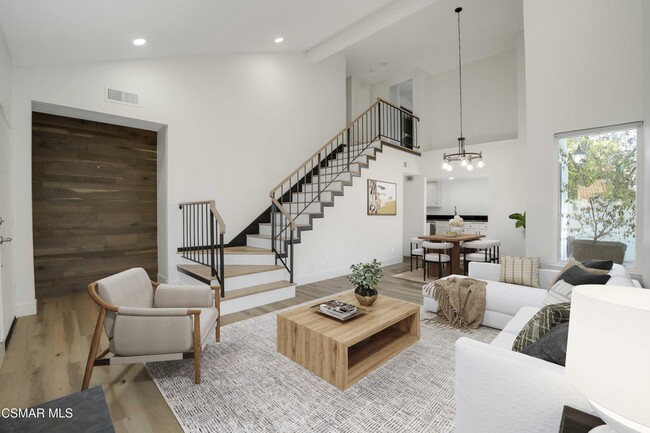 Building Photo - 974 Quarterhorse Ln