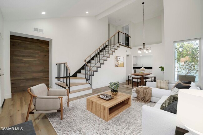 Foto del edificio - 974 Quarterhorse Ln