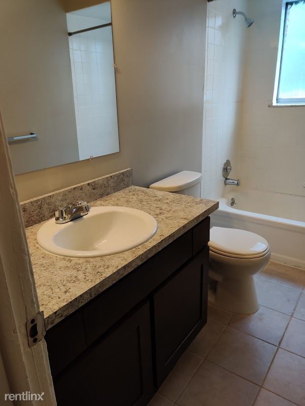 Foto del edificio - 51501 Mound Rd