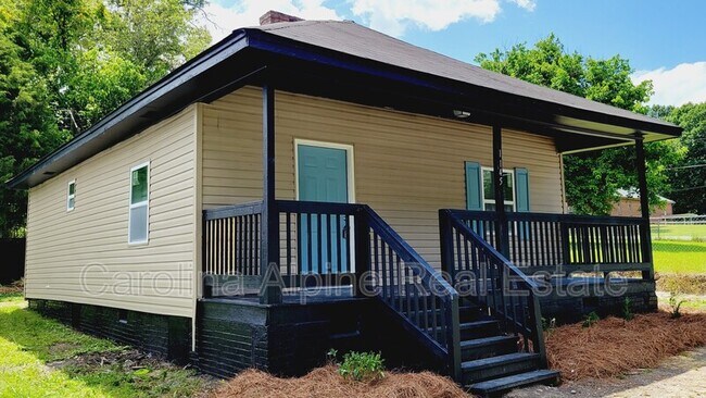 Building Photo - 1145 Rosehill Dr