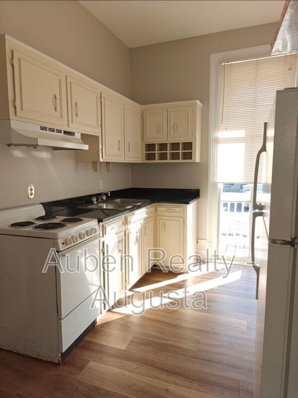 Building Photo - 410 4th St