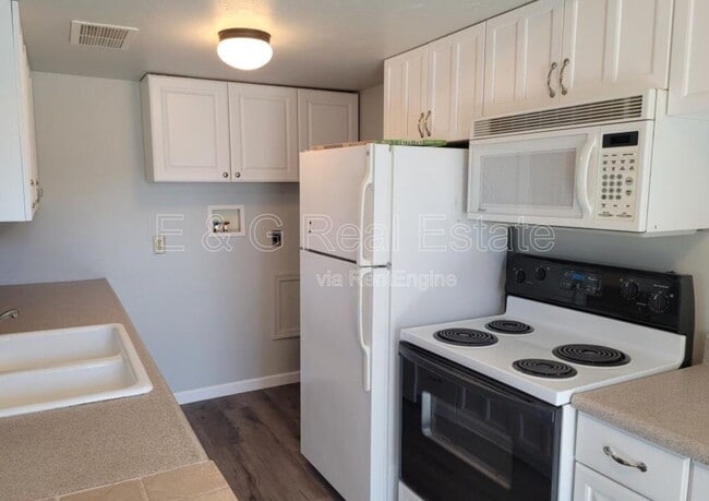 Building Photo - 17019 E Calle Del Oro