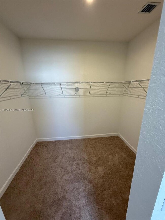 Foto del edificio - 116 NW 11th Ct