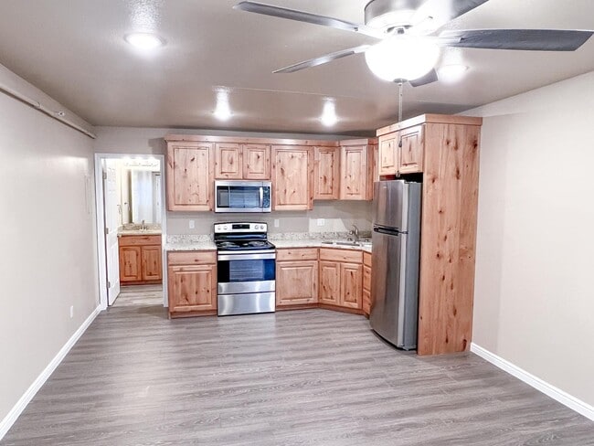Building Photo - *Utilities Included* S108 Studio Apartment In Hildale