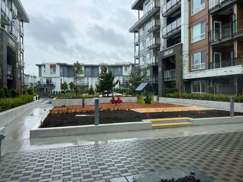 Primary Photo - 20834-20880 80 Ave