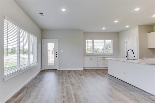 Building Photo - 4240 Clovis St