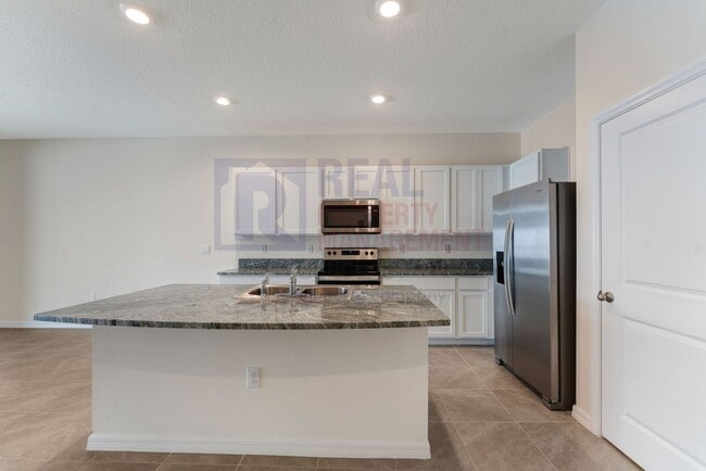 Foto del edificio - 2851 Banks Pointe Dr